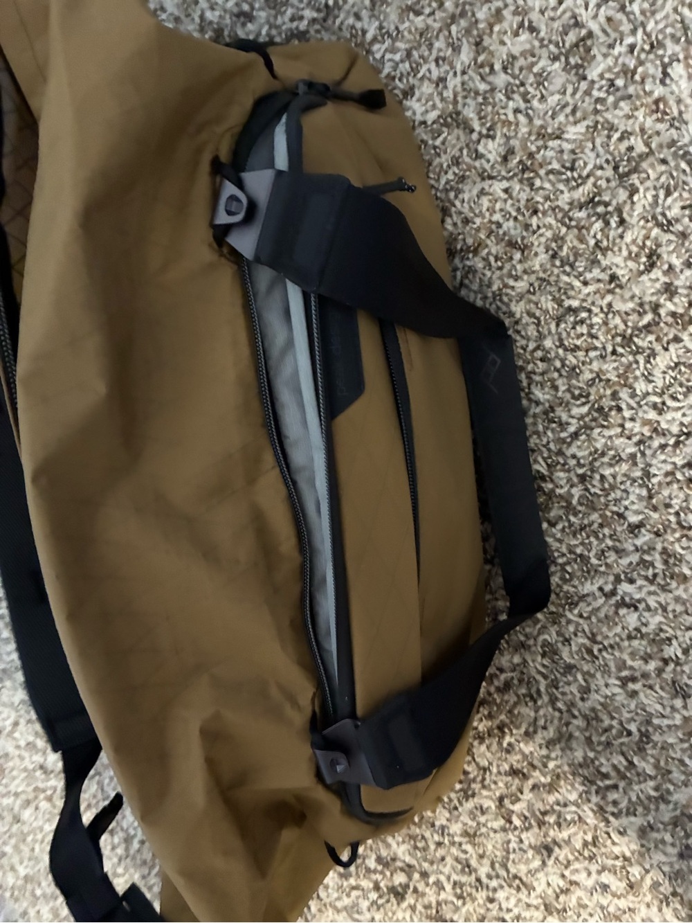 Peak design x Huckberry 35L coyote tan duffel bag - Picture 6 of 8